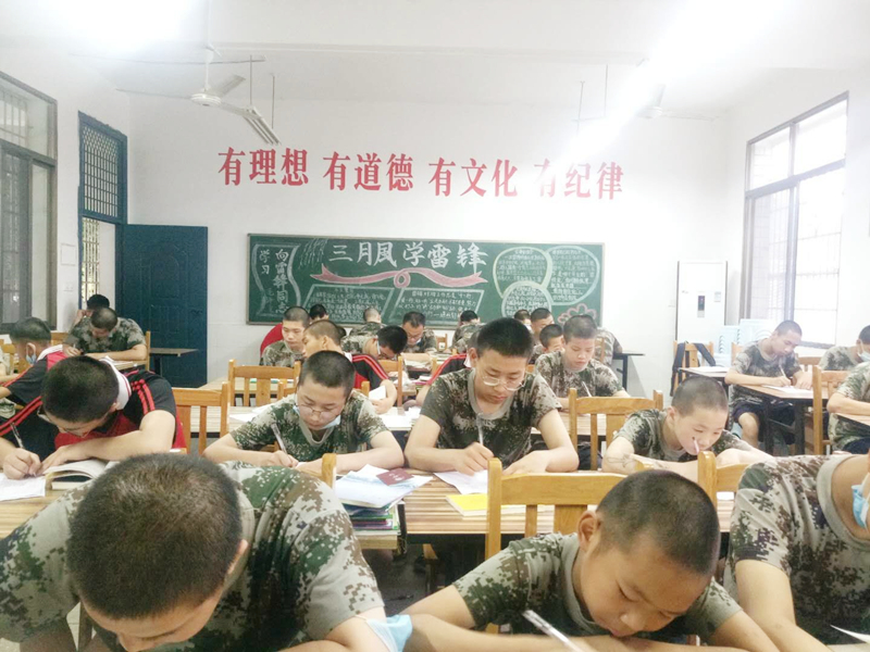 叛逆孩子学校,厌学孩子学校,戒网瘾学校